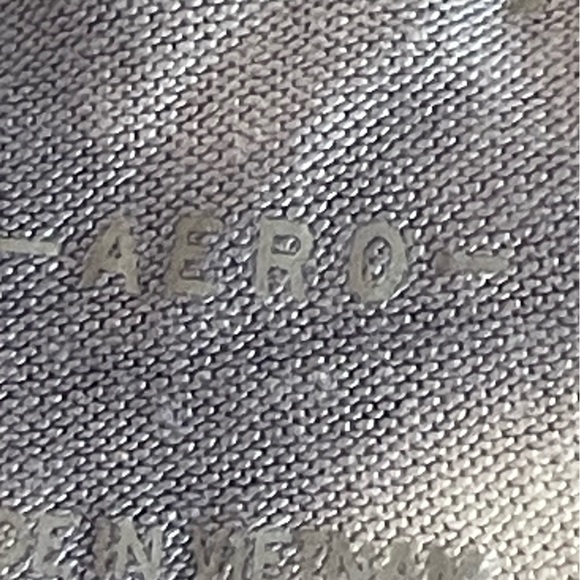 Aeropostale. Sz Small. Crop Top.. Small hole Rt arm. - Picture 13 of 16